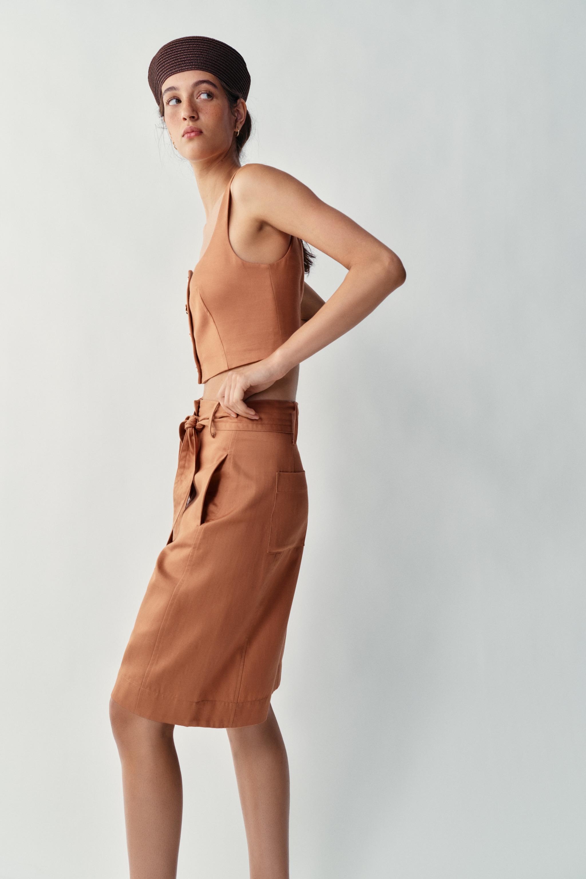 LONG BELTED SHORTS
